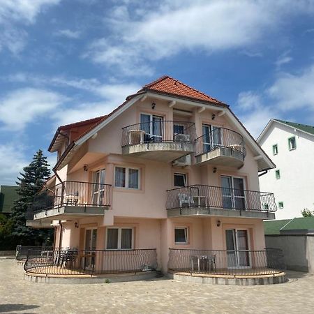Abigel Apartmanhaz Балатонфюред Екстер'єр фото