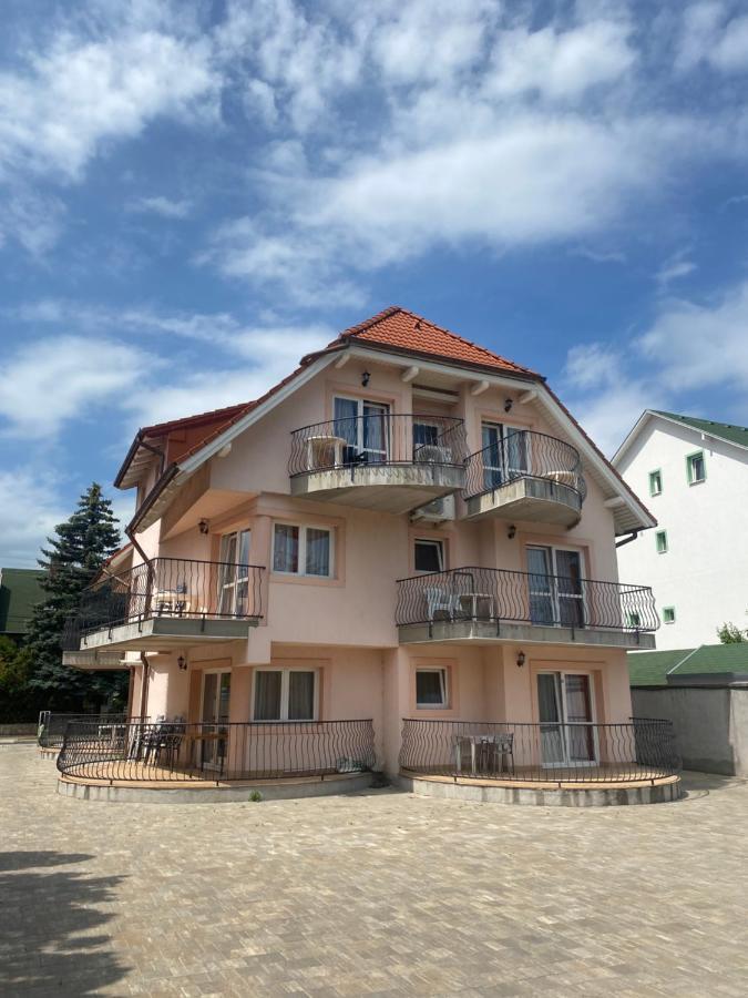Abigel Apartmanhaz Балатонфюред Екстер'єр фото